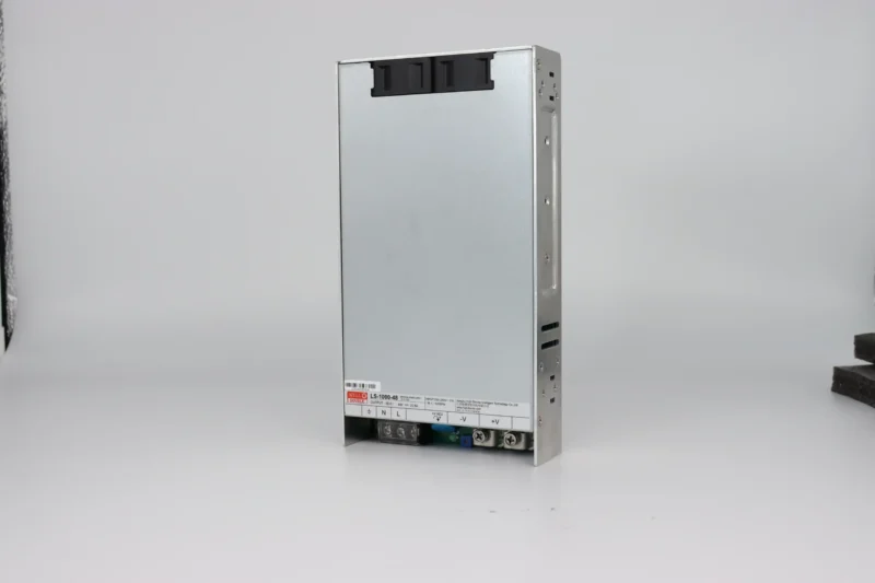 Vlastní napájecí zdroj Well Source 1000 Watt 24 V DC (4) Vlastní napájecí zdroj Well Source 1000 Watt 24 V DC